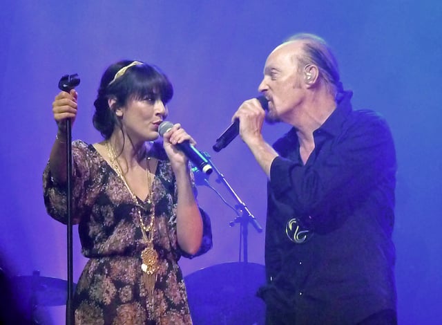 Nolwenn Leroy and Alan Stivell (2012).