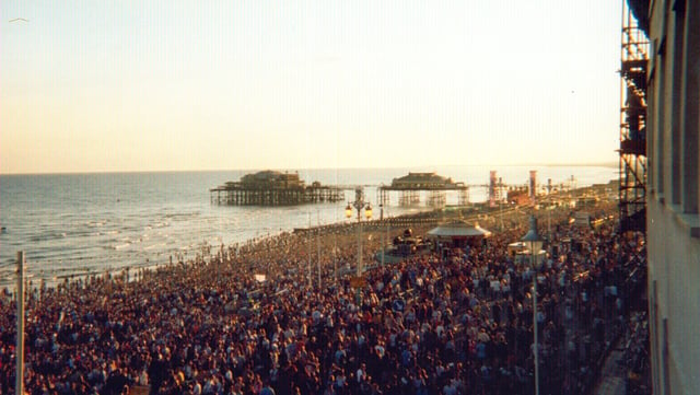 "The Big Beach Boutique II": over 250,000 watched Fatboy Slim (July 2002)