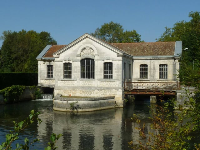 Former pumping station to bring up water from the Touvre.