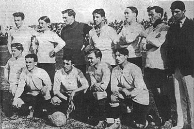 The Uruguay team that won its first title in 1916.