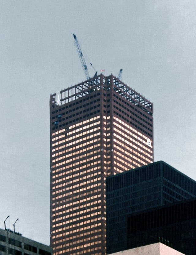 Construction of First Canadian Place, the operational headquarters of the Bank of Montreal, in 1975. During the 1970s several Canadian financial institutions moved to Toronto.