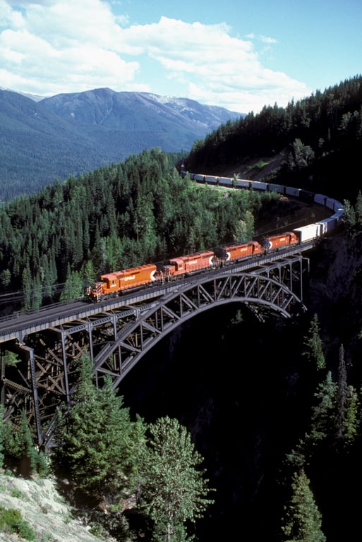 CPR train traversing the Stoney Creek Bridge