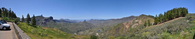 Panoramic view of Gran Canaria, with Roque Nublo at the left and Roque Bentayga at the center