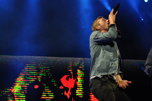 Coldplay performing in Atlanta, Georgia on 24 September 2011.