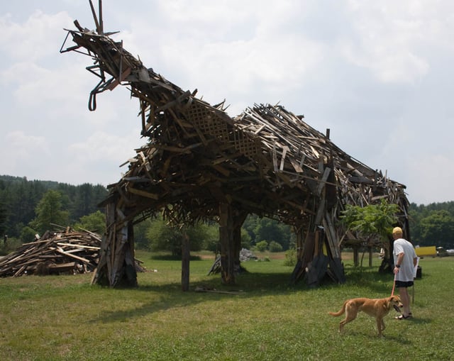 Vermontasaurus sculpture in Post Mills, in 2010