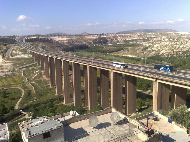 Expressway M5 near Al-Rastan