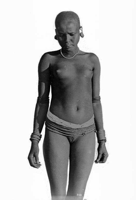 Nude indigenous woman in German East Africa, early 20th century