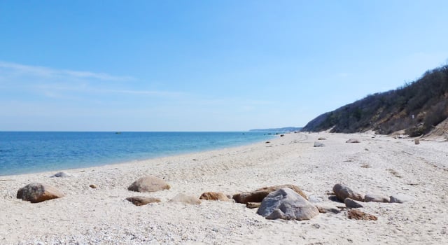 The bluffs of the North Shore