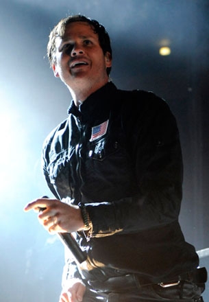 DeLonge on tour with Angels & Airwaves in 2008