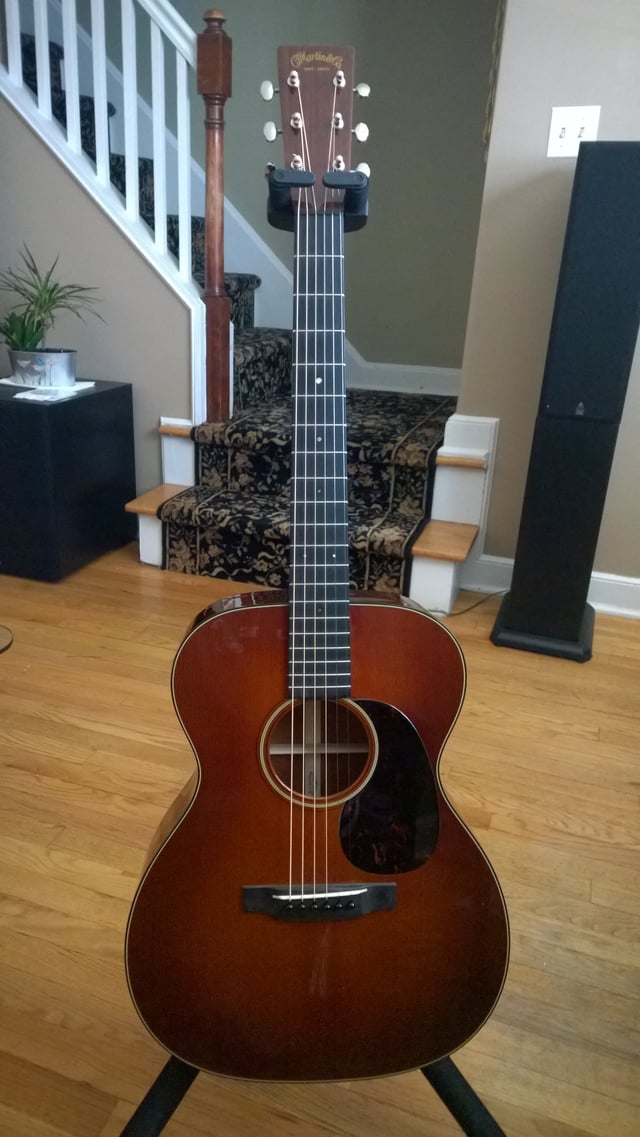 OM-18 with modified 000 body and 14-fret joint longscale neck (reissue of 1933 model)