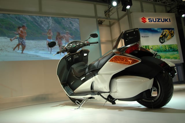 Suzuki Gemma prototype scooter at the 2007 Tokyo Motor Show