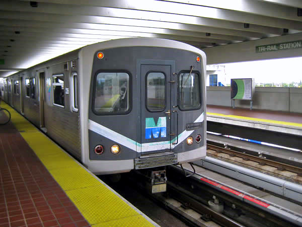 The Miami Metrorail is the state's only rapid transit system. About 15% of Miamians use public transit daily.