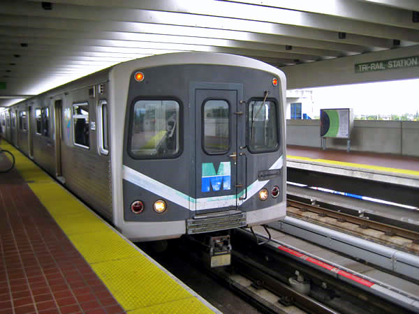 Green Line train arriving at Tri-Rail Station