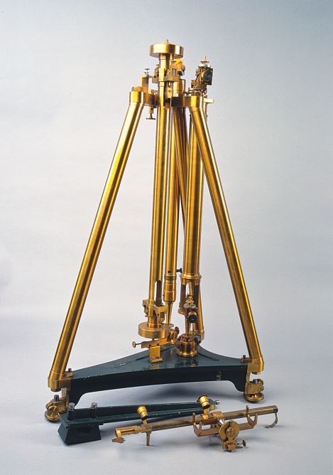 Gravimeter with variant of Repsold pendulum