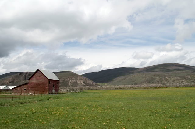 Looking west from Woodenshoe Lane in Peoa, May 2016