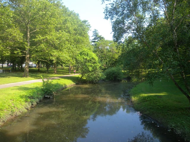 Manhasset Valley Park, formerly a minor harbor