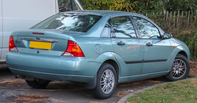 Sedan (pre-facelift)