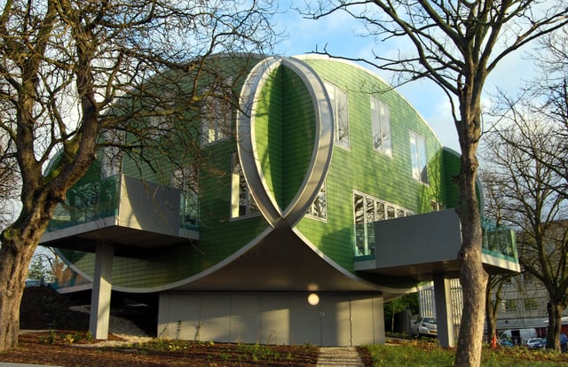 Maggie's Centre Nottingham, designed by Piers Gough. Smith helped design the interior.