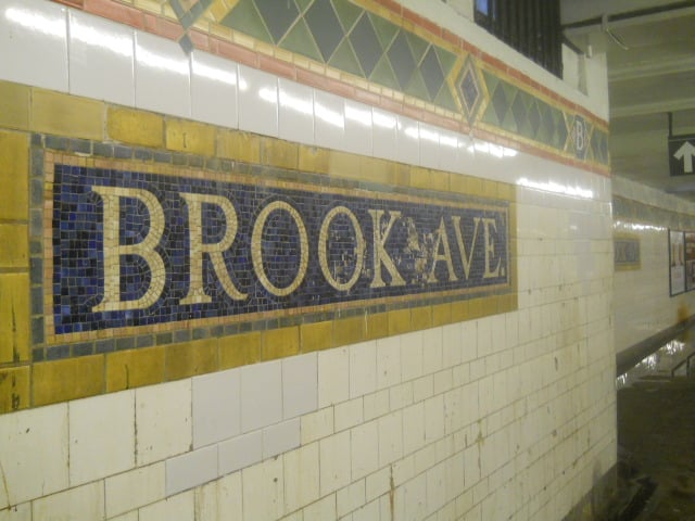 A mosaic along the platform of Brook Avenue station.