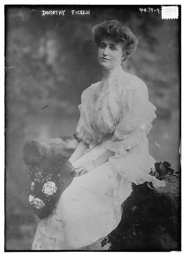 Dorothy Ficken, Gwynne's mother, in 1917