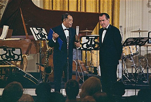 Ellington receiving the Presidential Medal of Freedom from President Nixon, 1969.