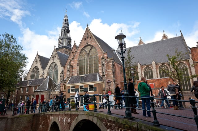 The Oude Kerk was consecrated in 1306 CE.