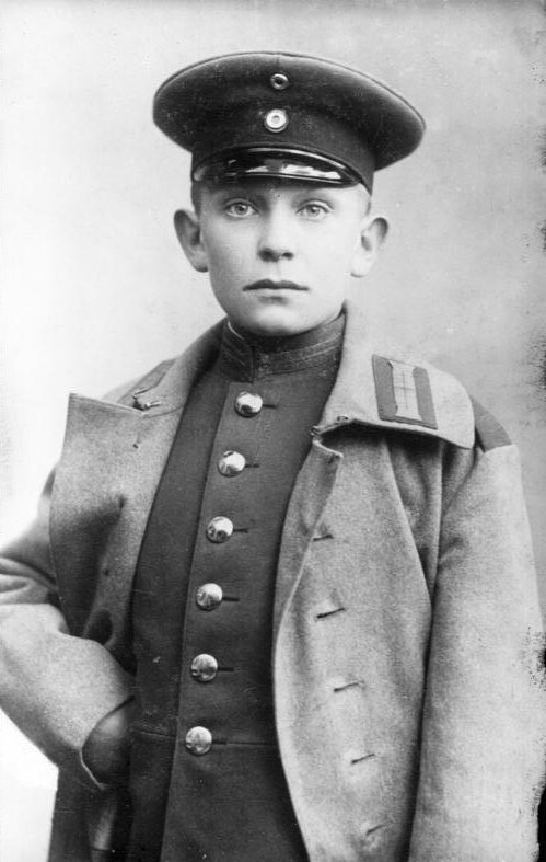 Göring in 1907, at age 14