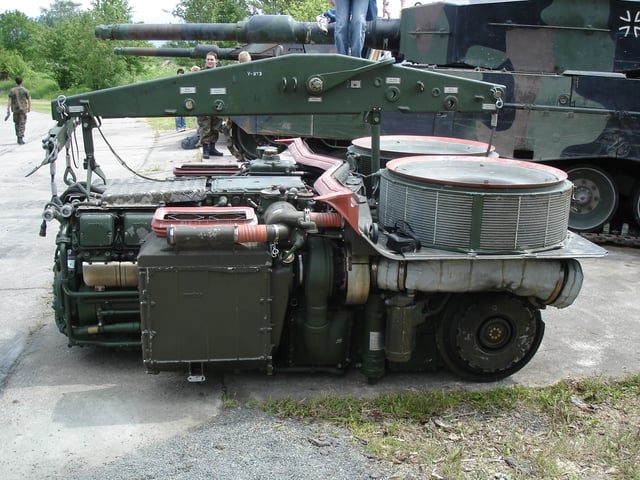 The Leopard 2's MB 873 Ka-501 V12 engine