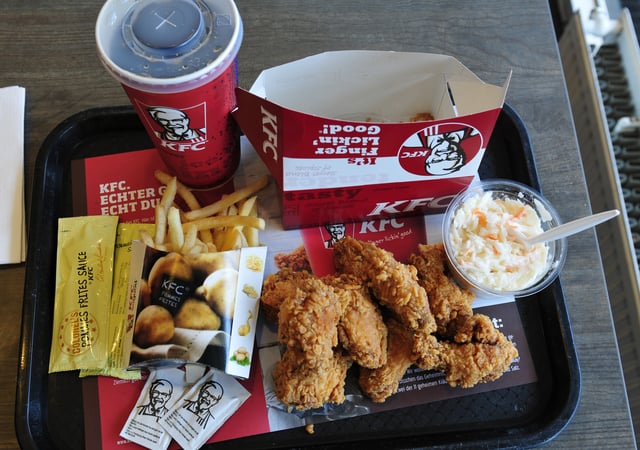 Hot Wings menu set in KFC Berlin