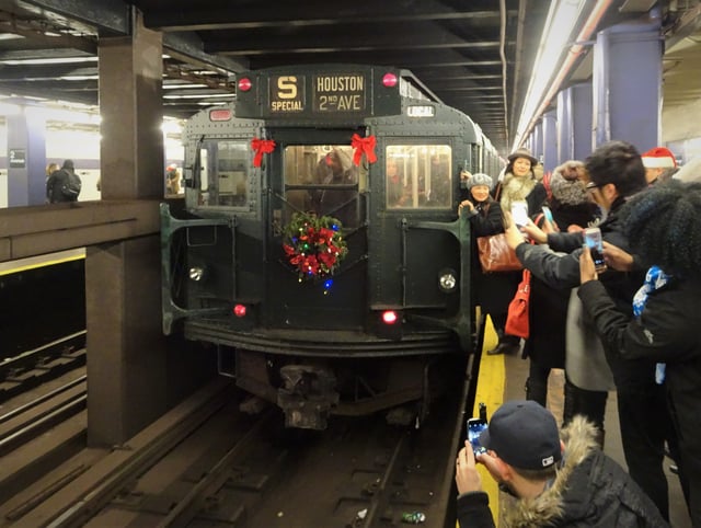 Nostalgia Train at Second Avenue station in 2016