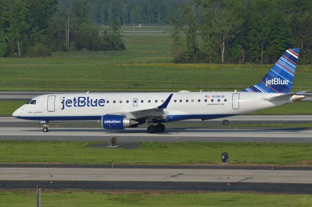 A jetBlue Embraer 190.