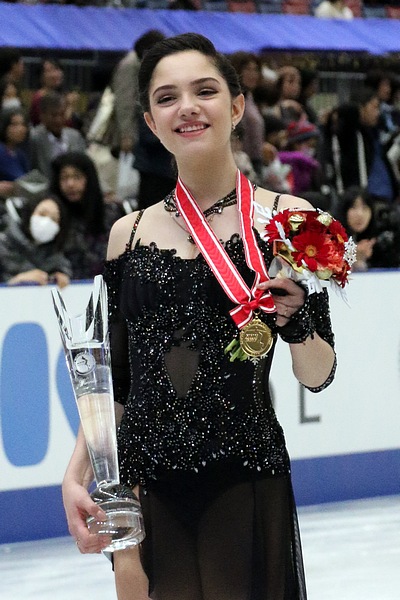 Medevdeva at the 2017 NHK Trophy