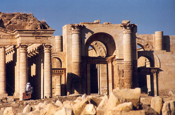 Flourished in the 2nd century, the strongly fortified Parthian city of Hatra shows a unique blend of both Classical and Persian architecture and art.