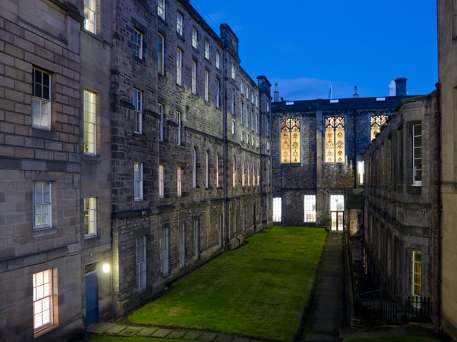 Signet Library as seen from George IV Bridge.