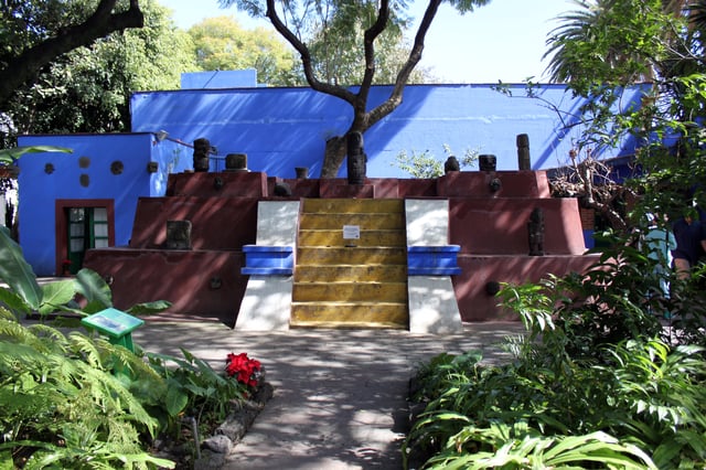 The garden at La Casa Azul
