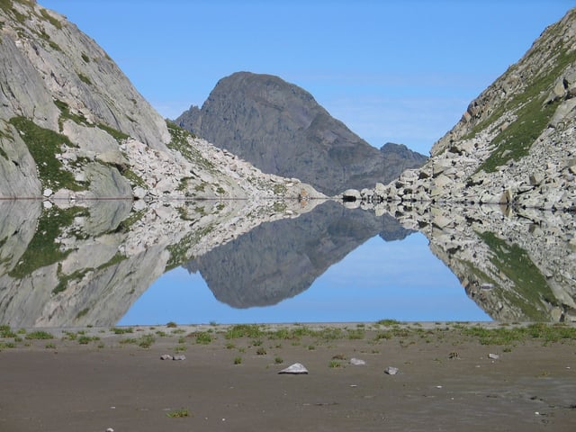Ibón de Barrancs (glacial lake) in Posets-Maladeta Natural Park, Aragon (Spain)