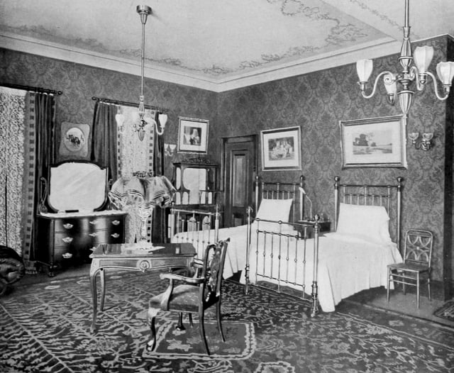 Astoria double bedroom