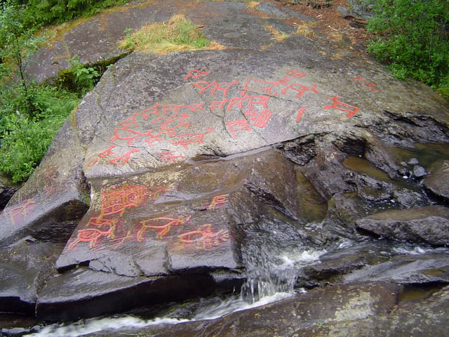 Petroglyphs in Glösa, made approximately 5,000 years ago, displaying primarily moose. Several internal organs have been painted out. The carvings are very similar to the ones found in Moelv in Trøndelag and also resemble the cave art in Altamira, Spain. A carved ram from Glösa appears in Krokom's coat of arms.