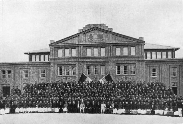 The reopening of the National Assembly on August 1, 1916 following the National Protection War, which overthrew Yuan Shikai's empire.