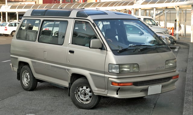1988–1991 LiteAce wagon GXL (CM30G)