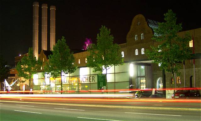 Kulturspeicher at night.