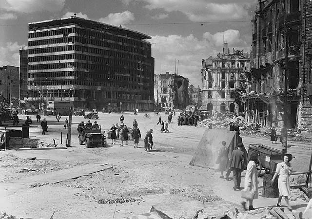 Berlin in ruins after World War II (Potsdamer Platz, 1945)