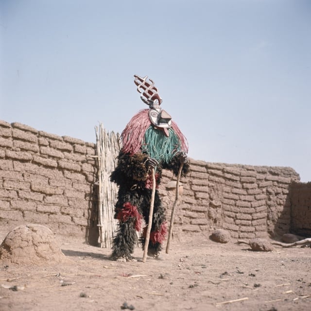 A masked Winiama dancer, ca. 1970