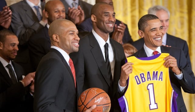 Derek Fisher and Bryant with President Barack Obama during the White House visit honoring their Lakers' 2009 championship
