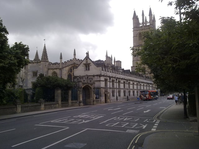 Magdalen College as seen from the south side of the High Street, adjacent to the Botanic Gardens