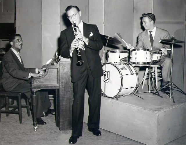 Tormé on drums with Benny Goodman and Teddy Wilson