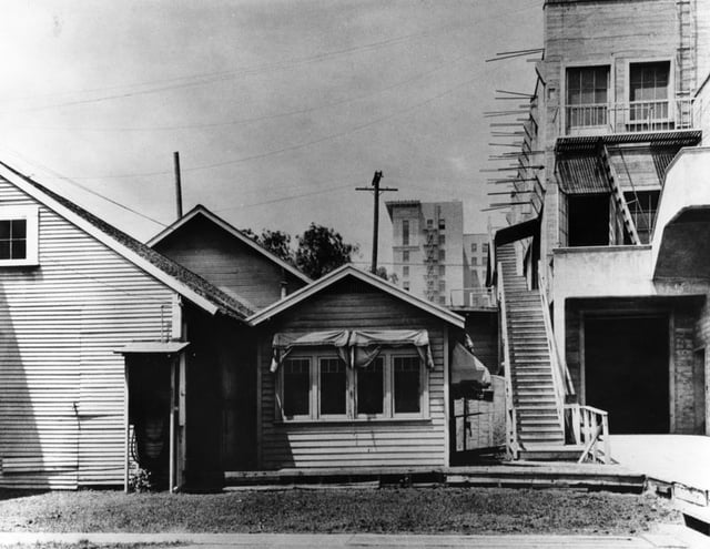Lasky's original studio (a.k.a. "The Barn") as it appeared in the mid 1920s. The Taft building, built in 1923, is visible in the background.
