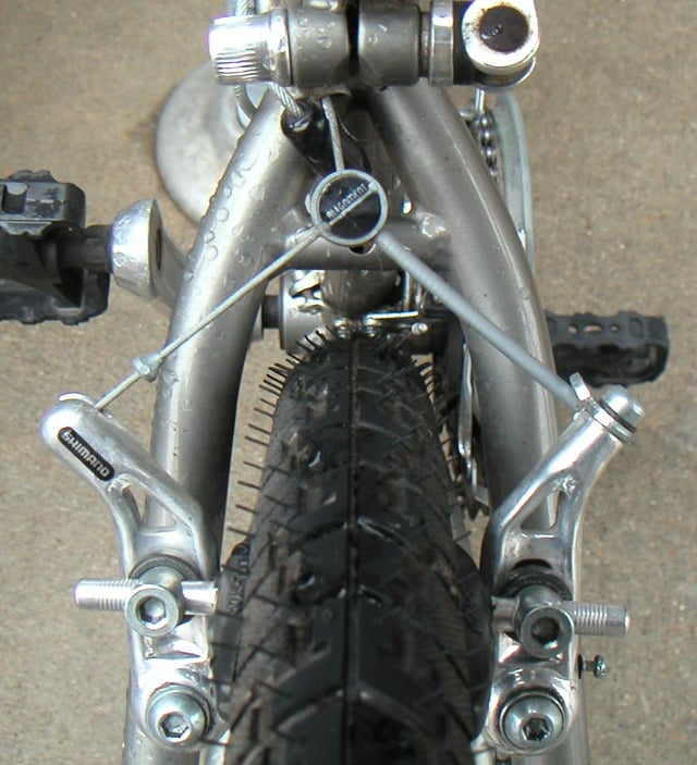 Low profile 'traditional' cantilever brake.