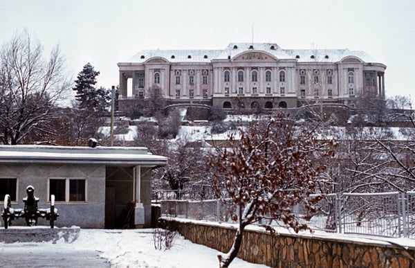 소련 침공 이전에 카불에 있던 여왕 궁전.