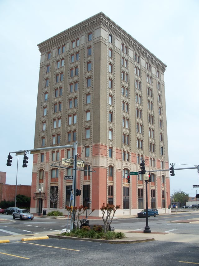 The Seville Tower is one of the many historic and famous buildings in Pensacola.